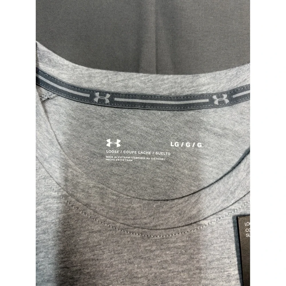 Under Armour Mens Sportstyle Left Chest T-Shirt Heather Grey Loose Fit Large NWT